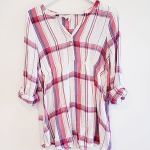 Led luxe essentials maternity shirt M